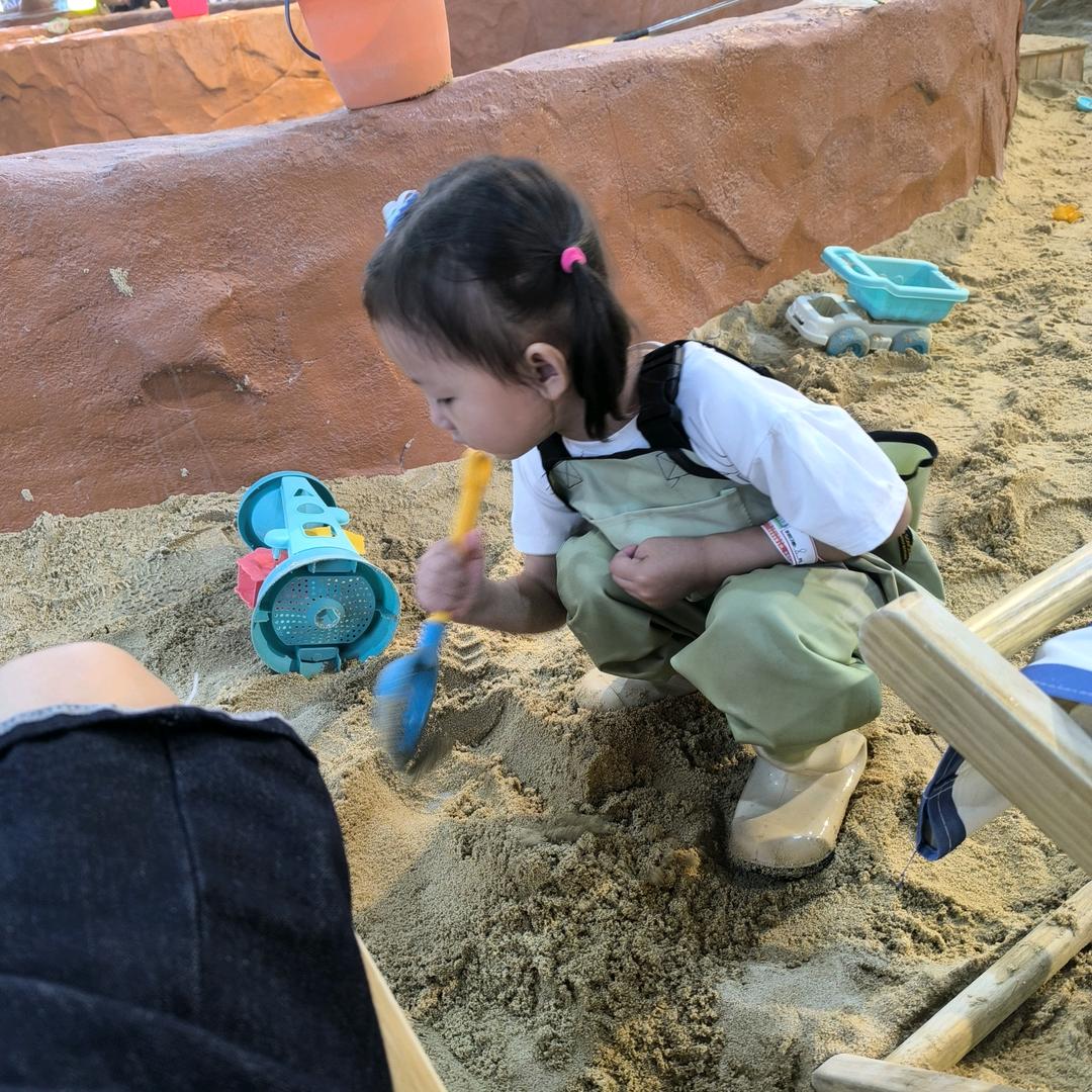 月👧