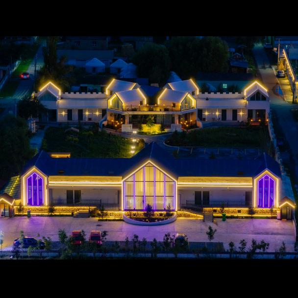 那拉提西域彩云间阿迪迪