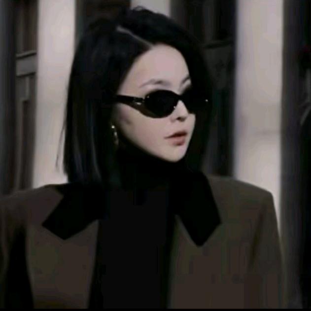 溶溶RONGRONG《轻奢女装》