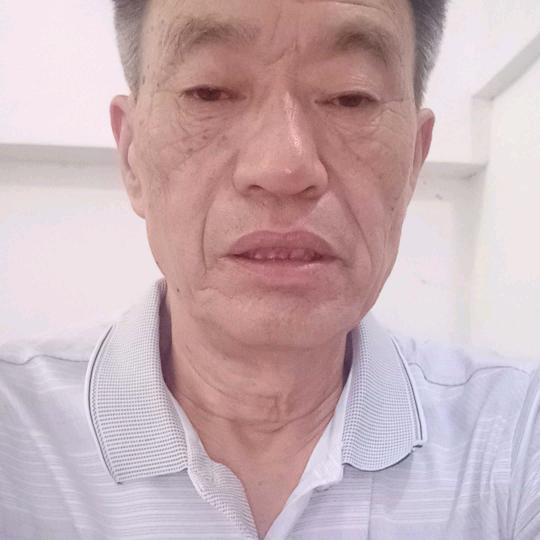 李