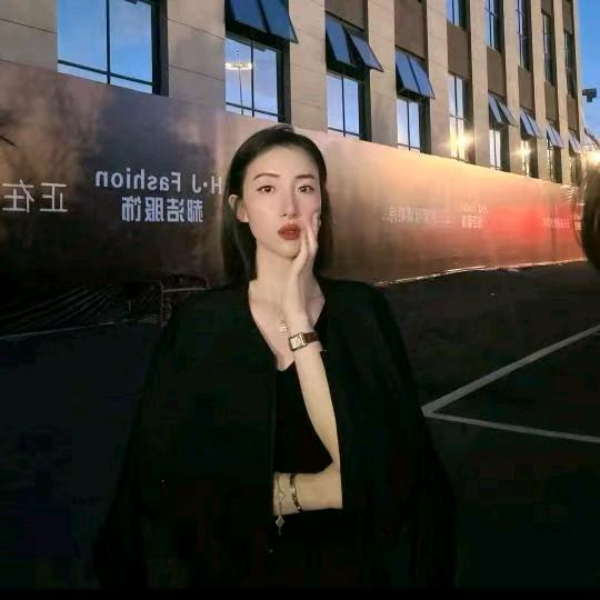 郝洁·红红(穿搭分享)