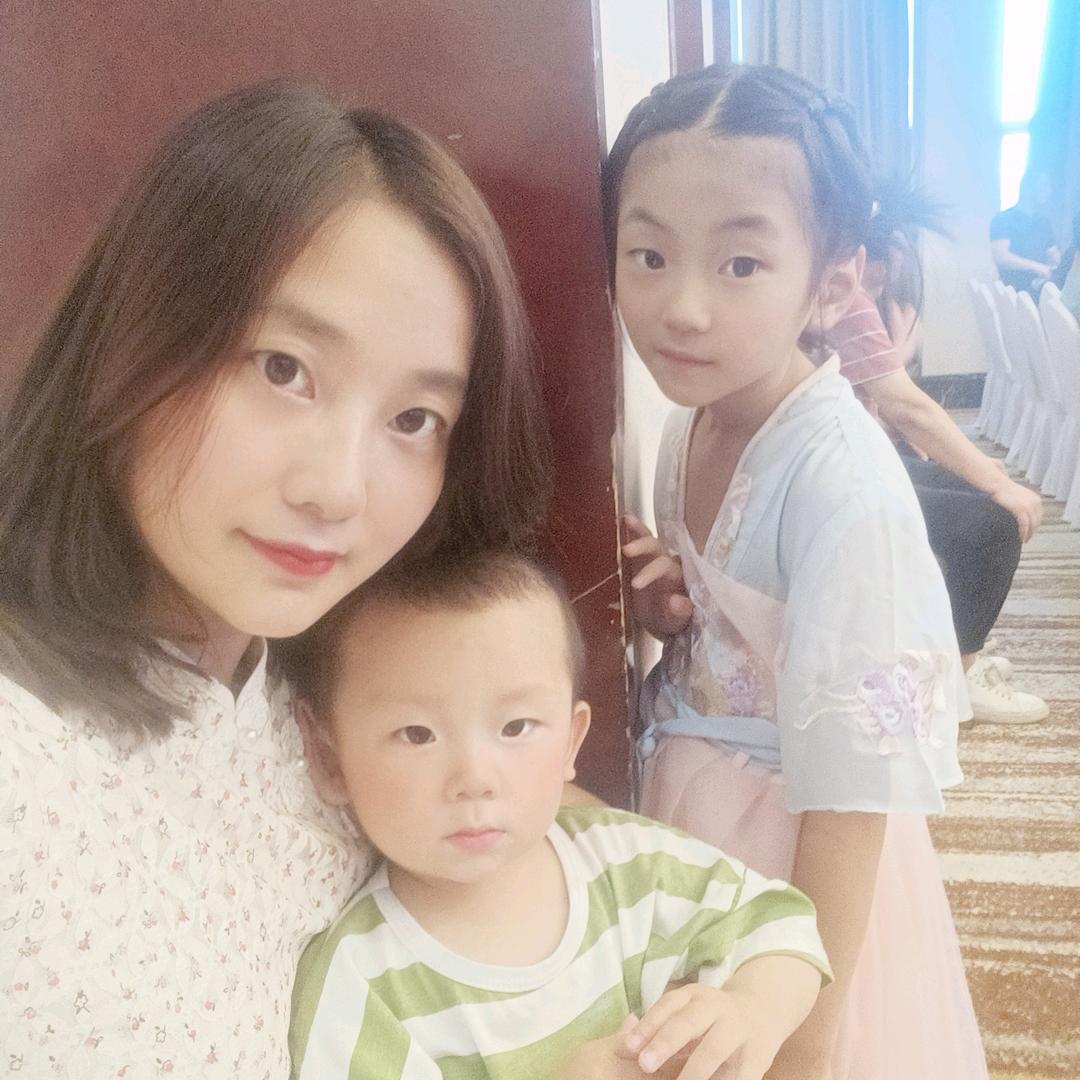 婷宝贝和成宝贝