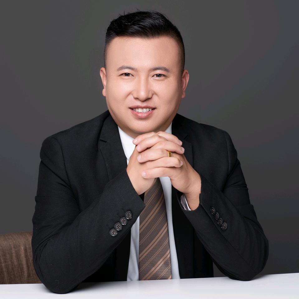 鹏财名车主播（6哥）