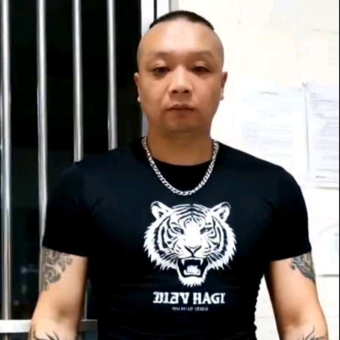 钱柱雄红星社区。21栋。