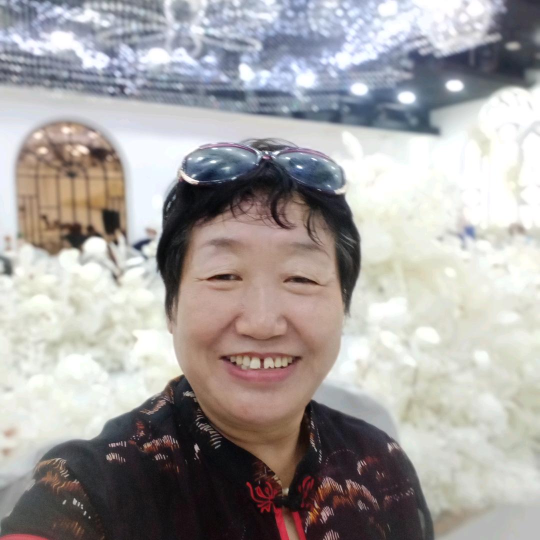 东北雷妈（晚上9点1O分开播）