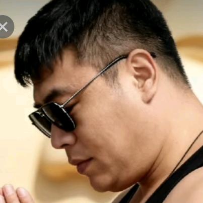 雄雄