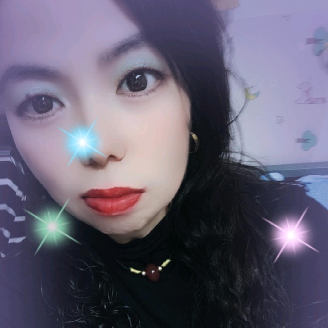 爱唱歌的英子