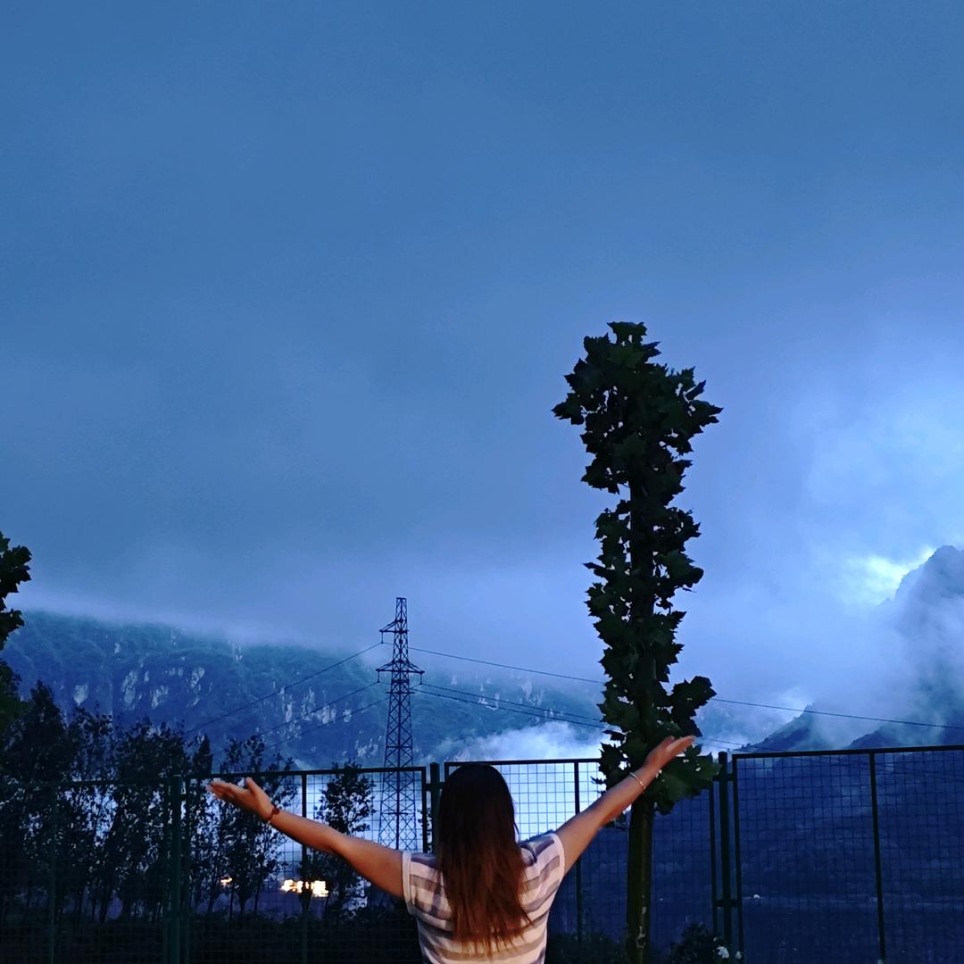 四季空城唯有你