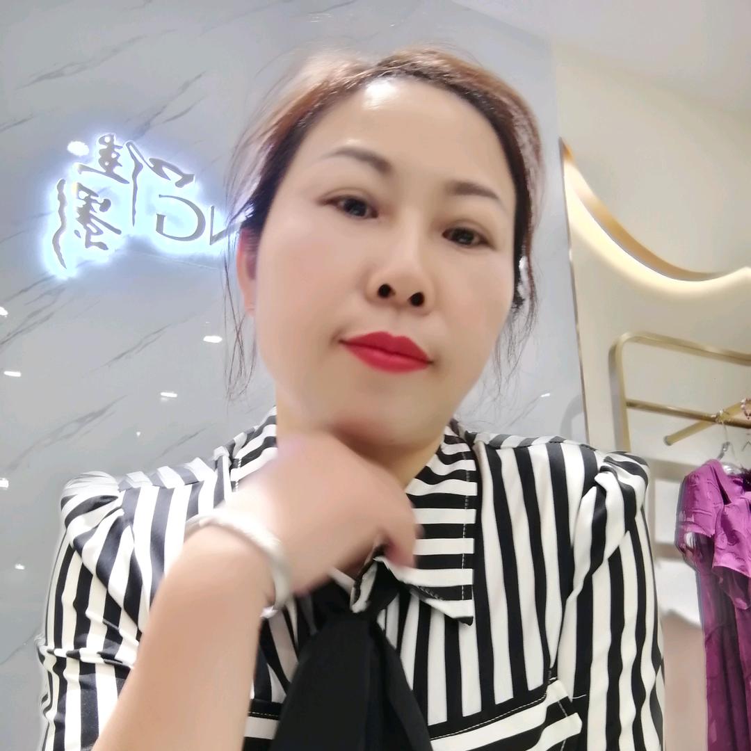 德阳国贸服装城（唯影花姐）