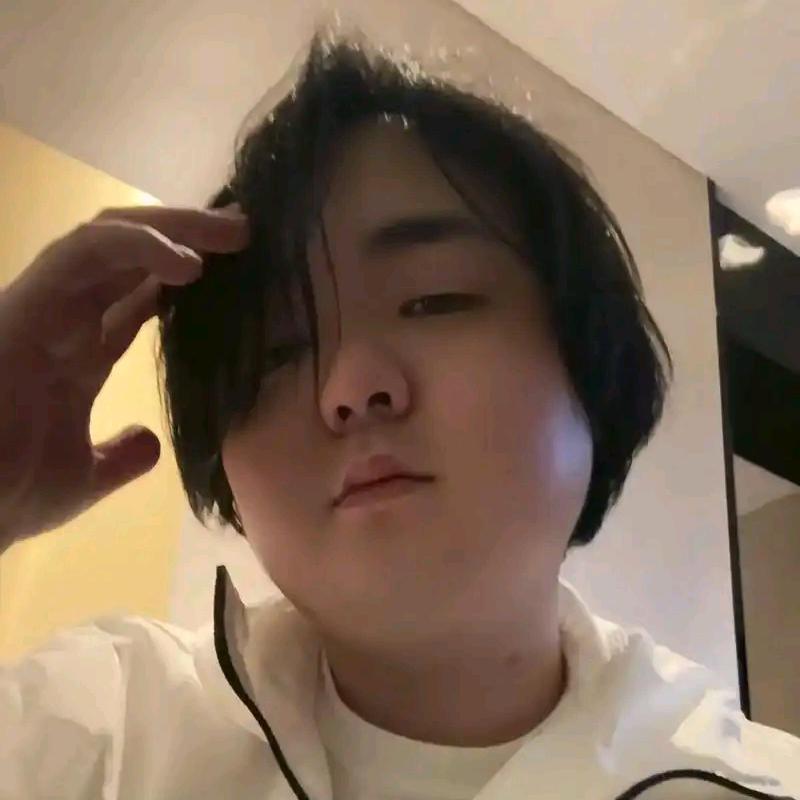 张瀚文，
