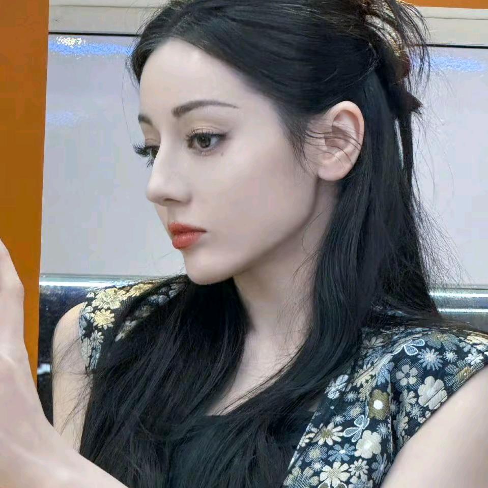 财神爷心尖上的美少女