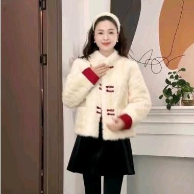 额头上的豆豆(精致穿搭)