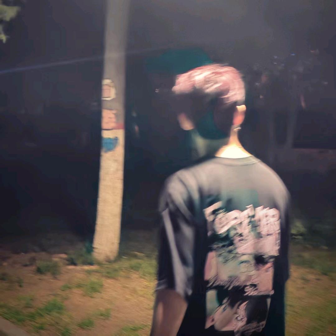 小刘不会杀球