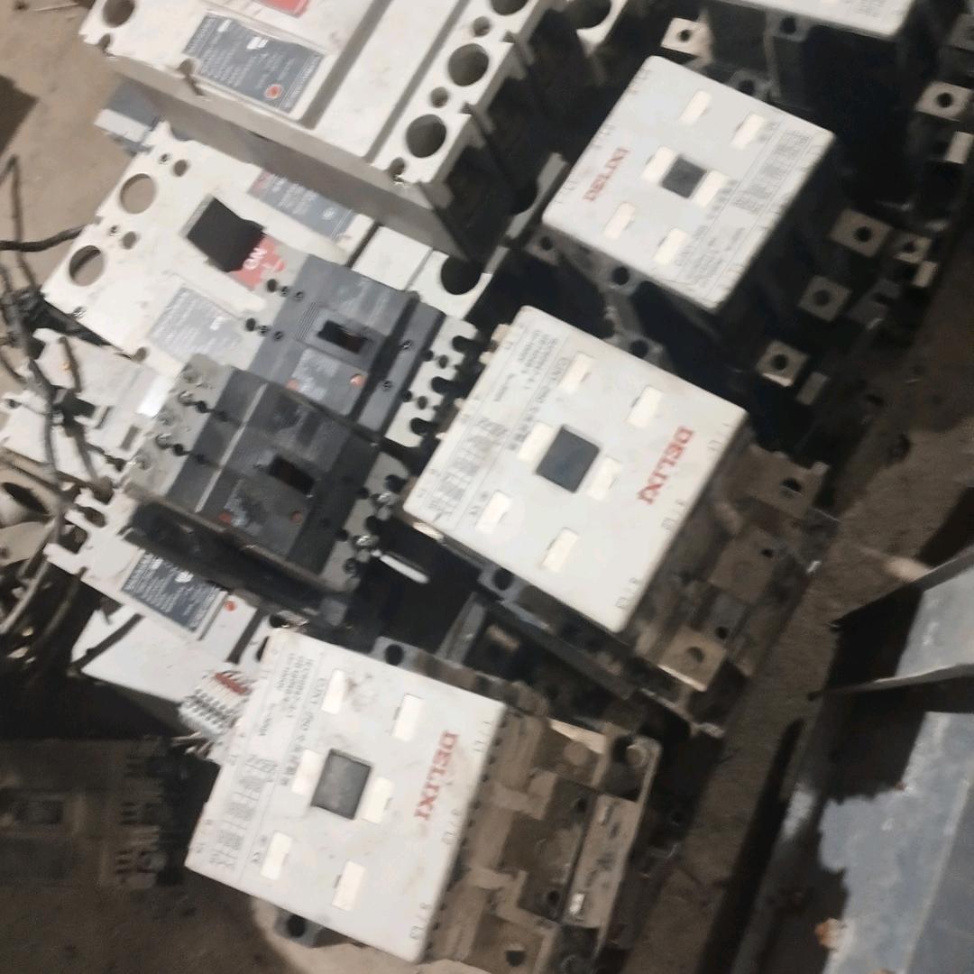 收接触器，空开断路器，银点铜，各种线路板