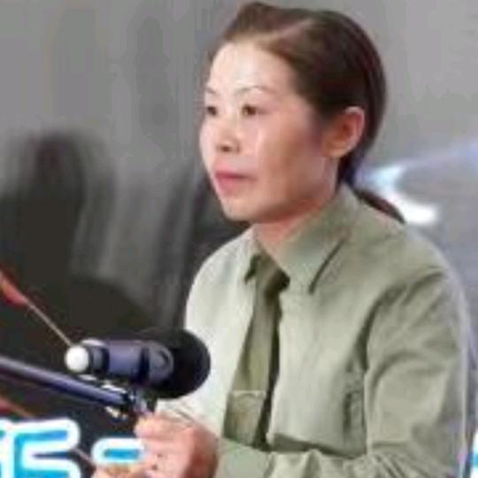 卖窗帘的小花