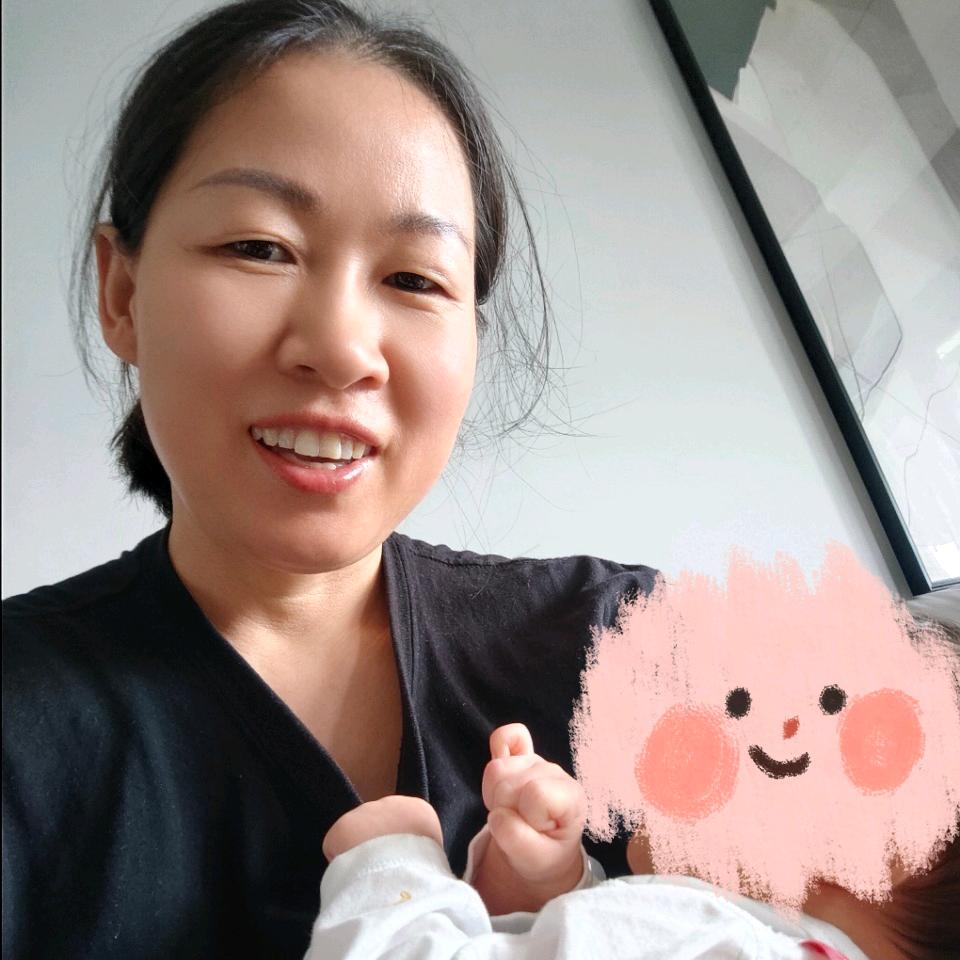 丽月嫂育婴师
