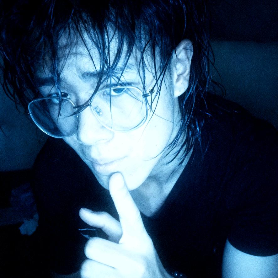 内向的车干（1500粉Cos吴京被电击）