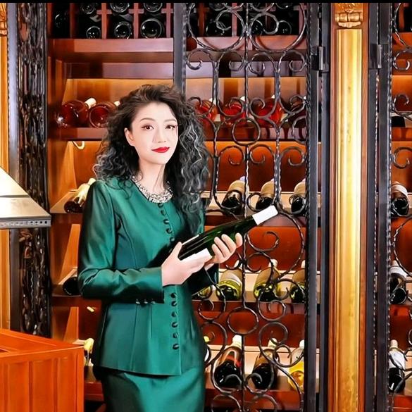 六丑陈老板穿搭分享