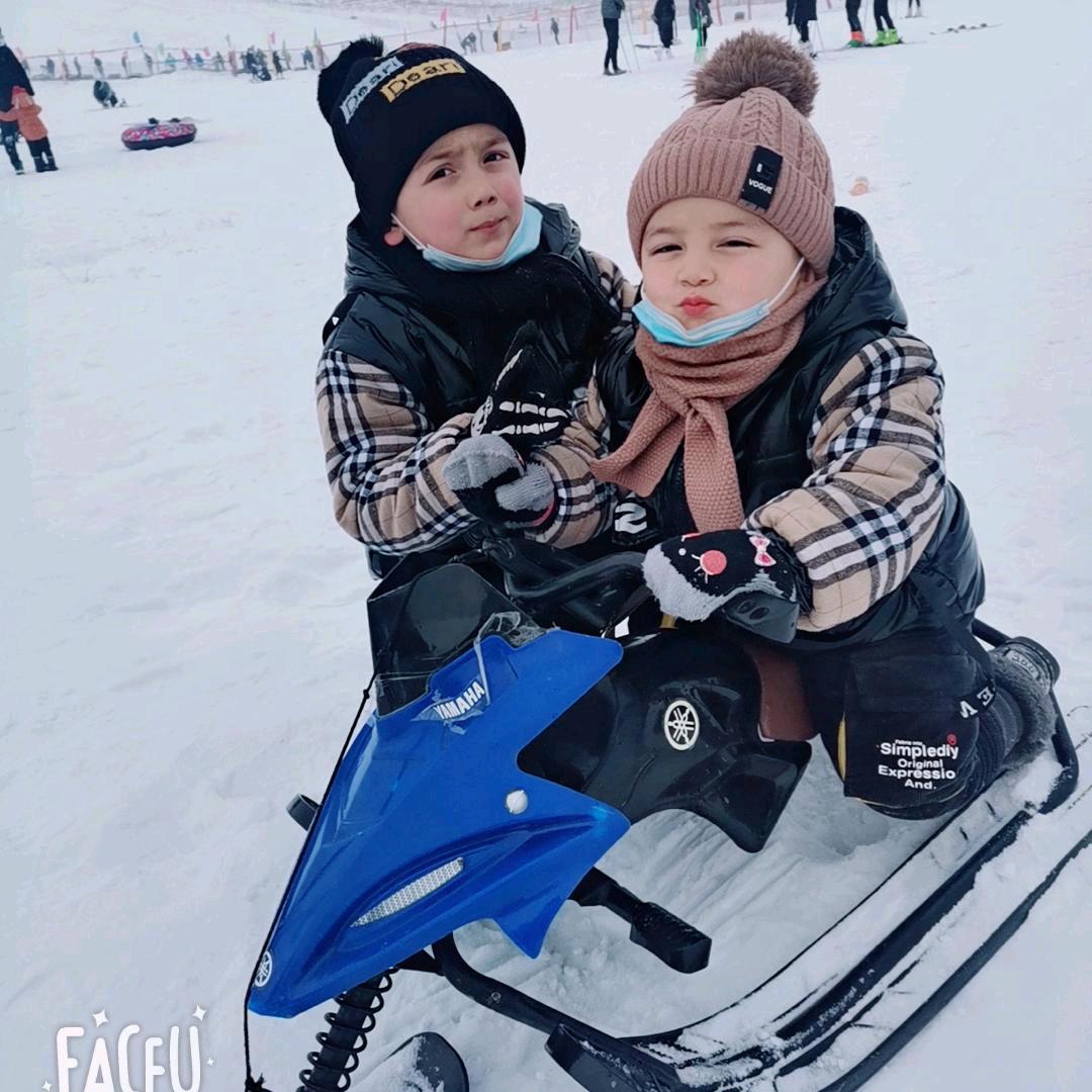 👨‍👩‍👦‍👦💋