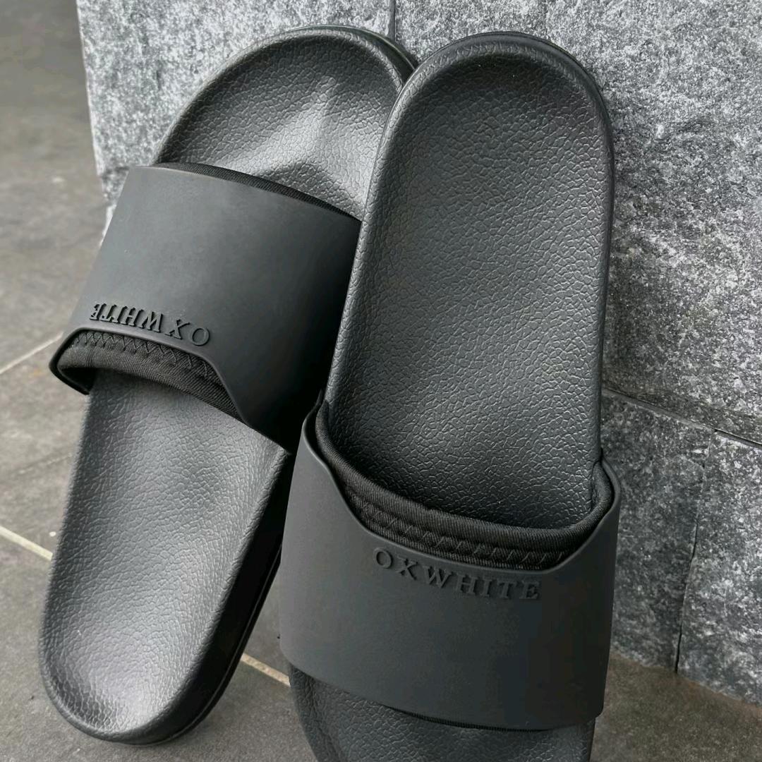 精品拖鞋精选店