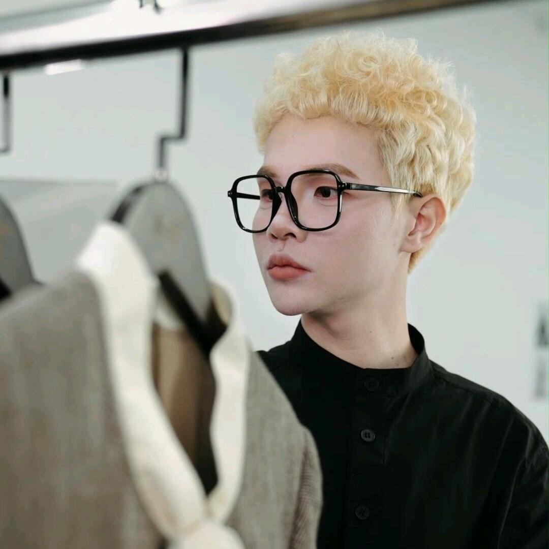 QIAOLA乔拉~穿搭有范