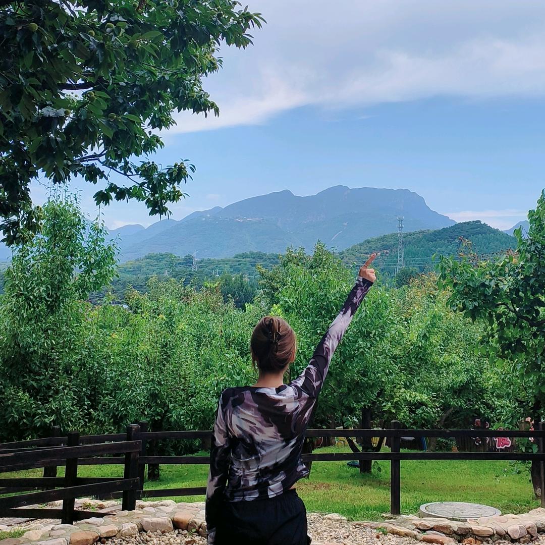 有个姑娘叫小芳