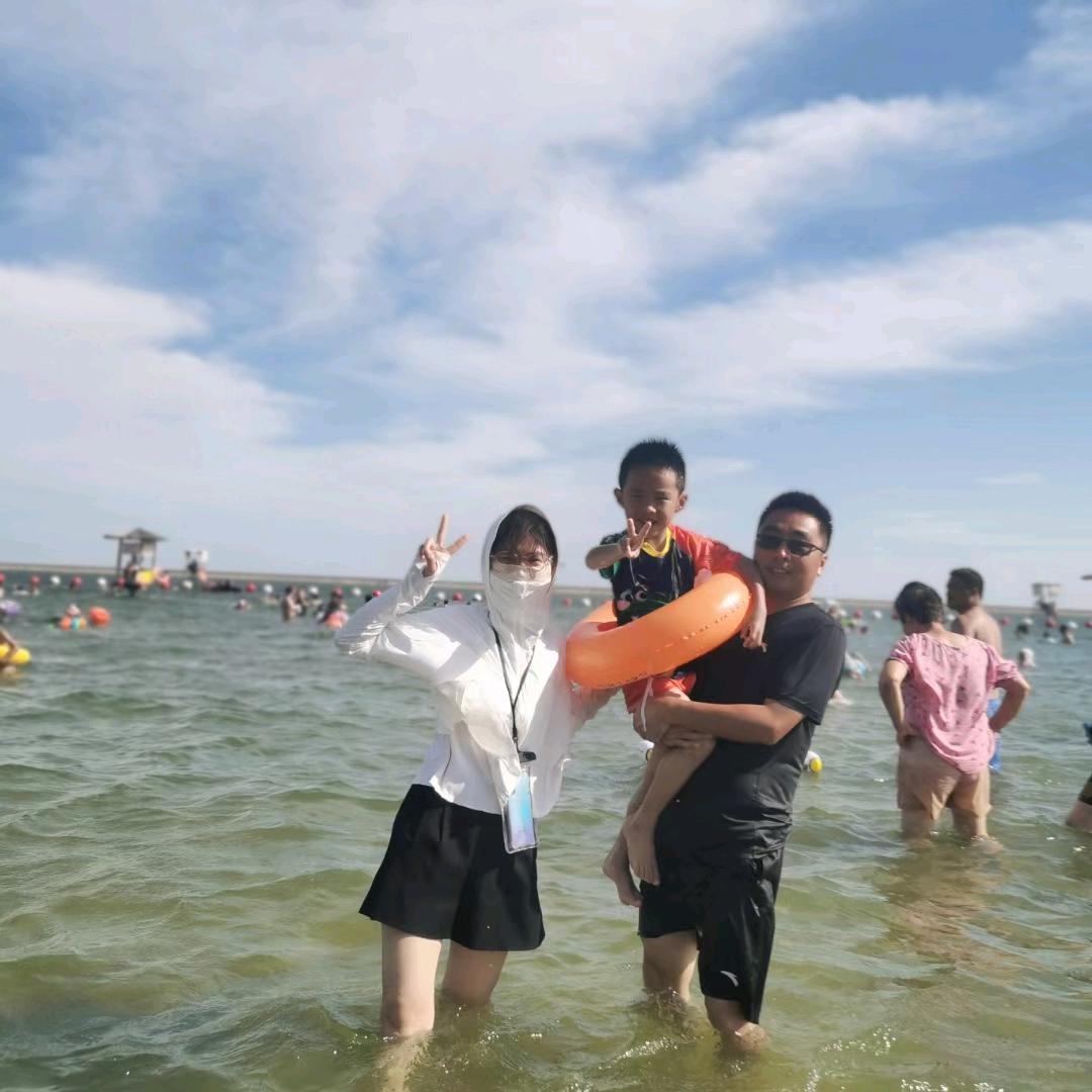 我们仨