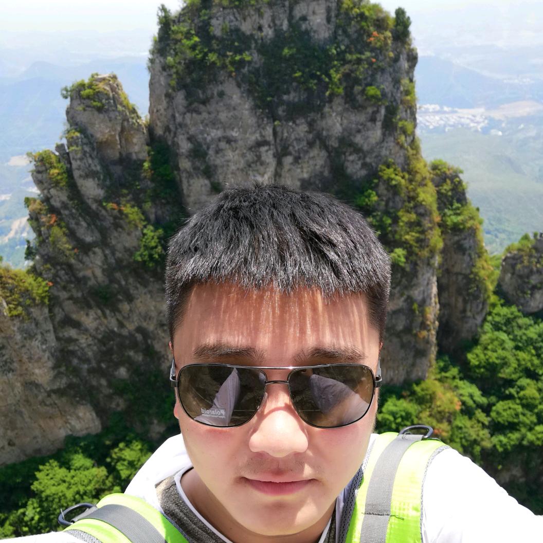 安防卫士李先生