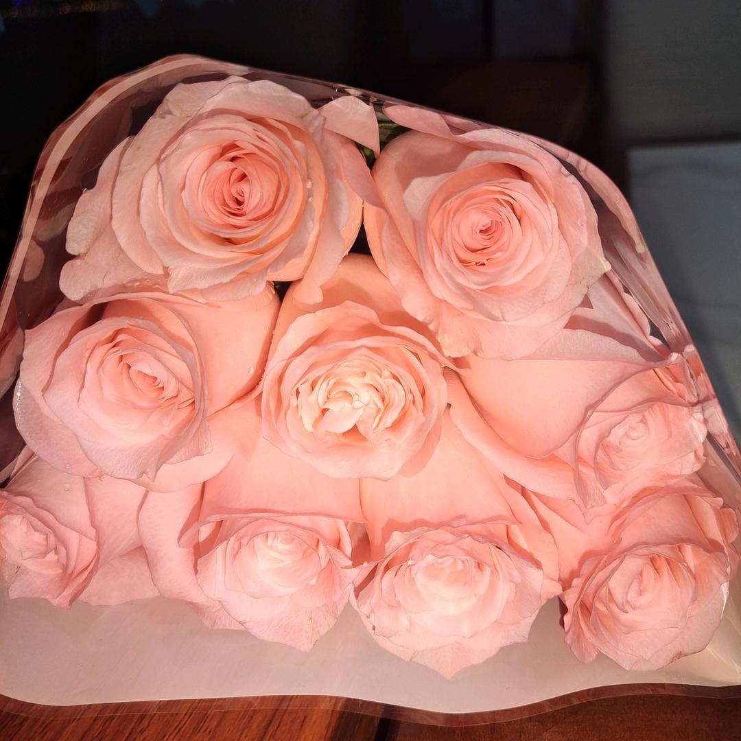 妞儿！给爷笑一个！！