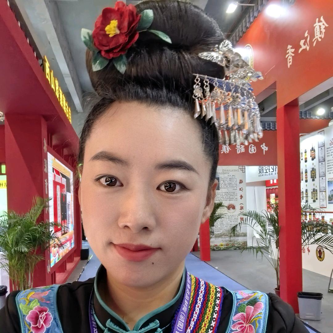 苗族酸汤非遗传承人酸丽子