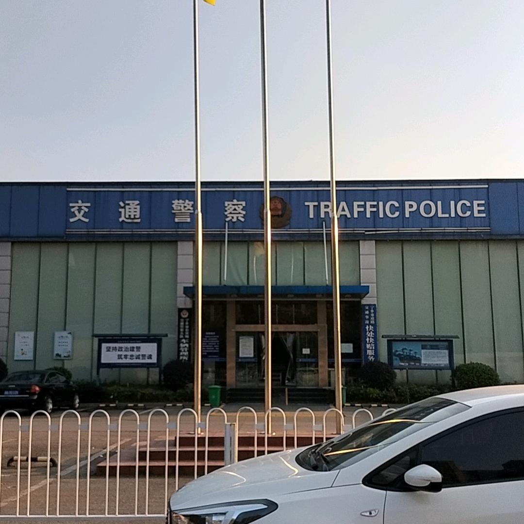 那就叫我娟姐吧