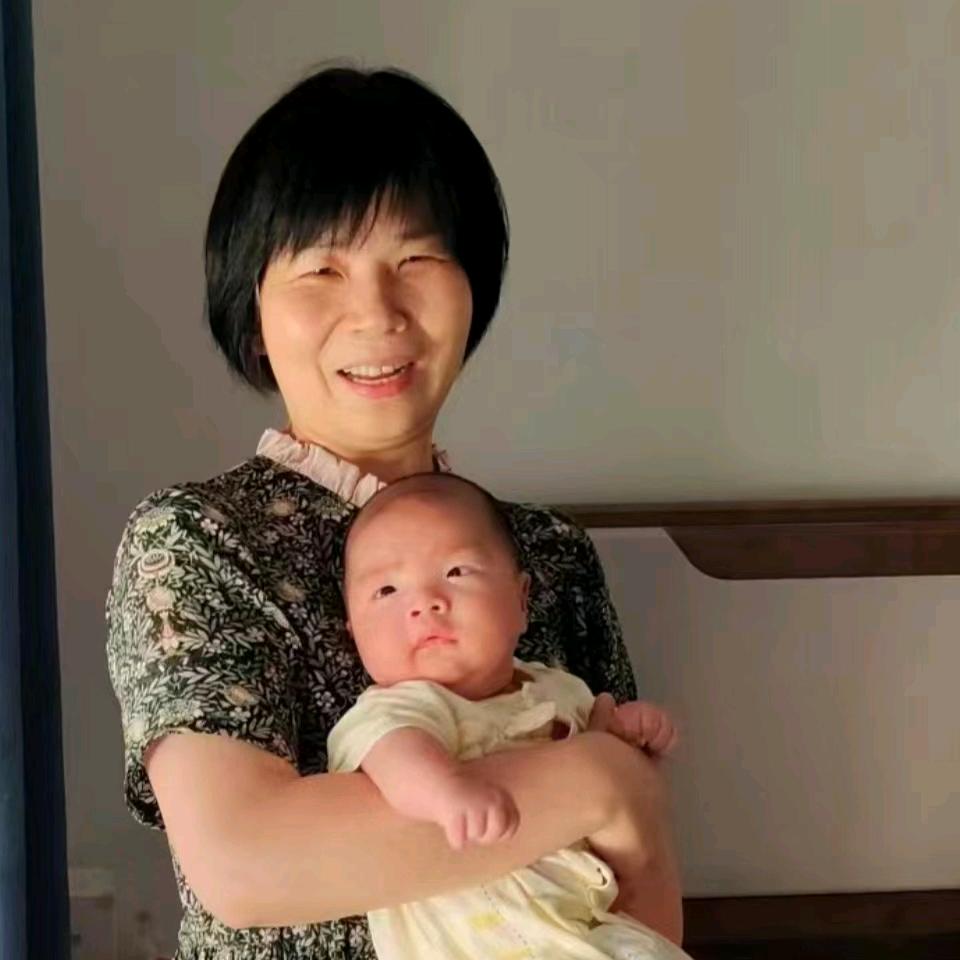 金牌月嫂张姐
