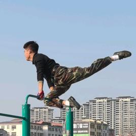 毛师令(全能教员)