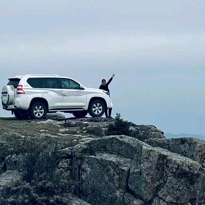 黑小汽车装潢 专业改灯