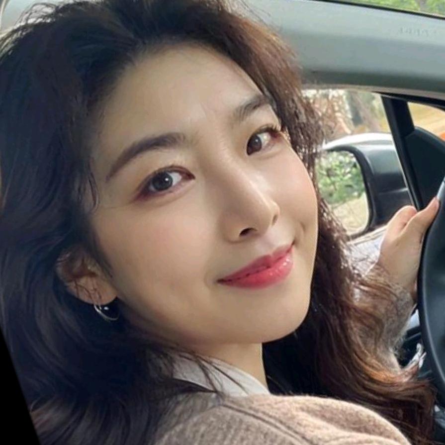 做一个限量版的自己@（拒私聊）