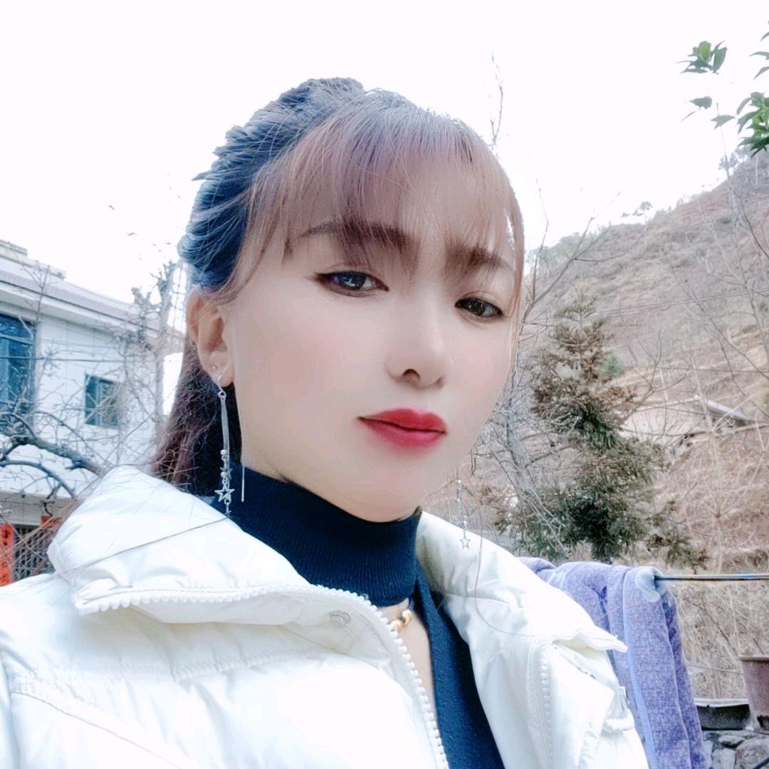 提笔难写心中苦