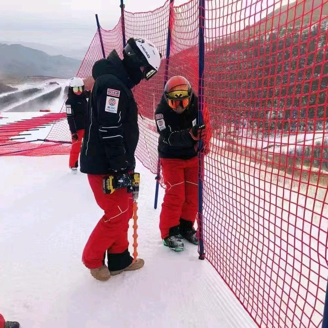 雪之力体育雪道防护网