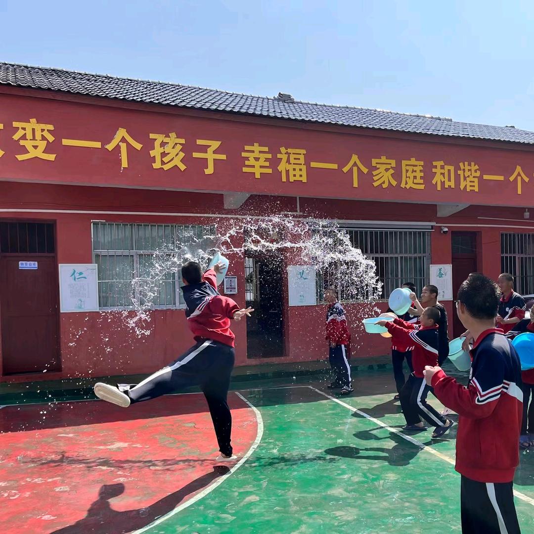青少年素质教育