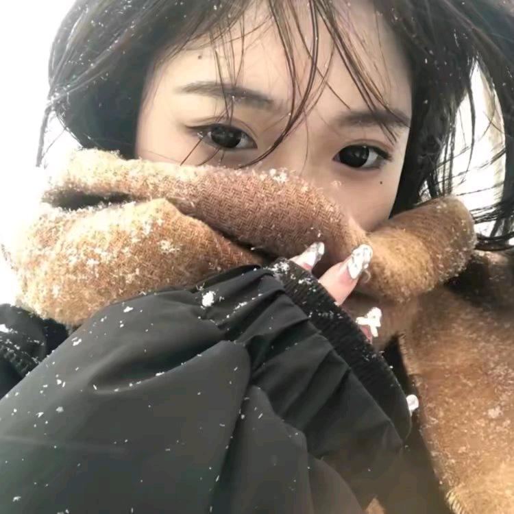 溪子.