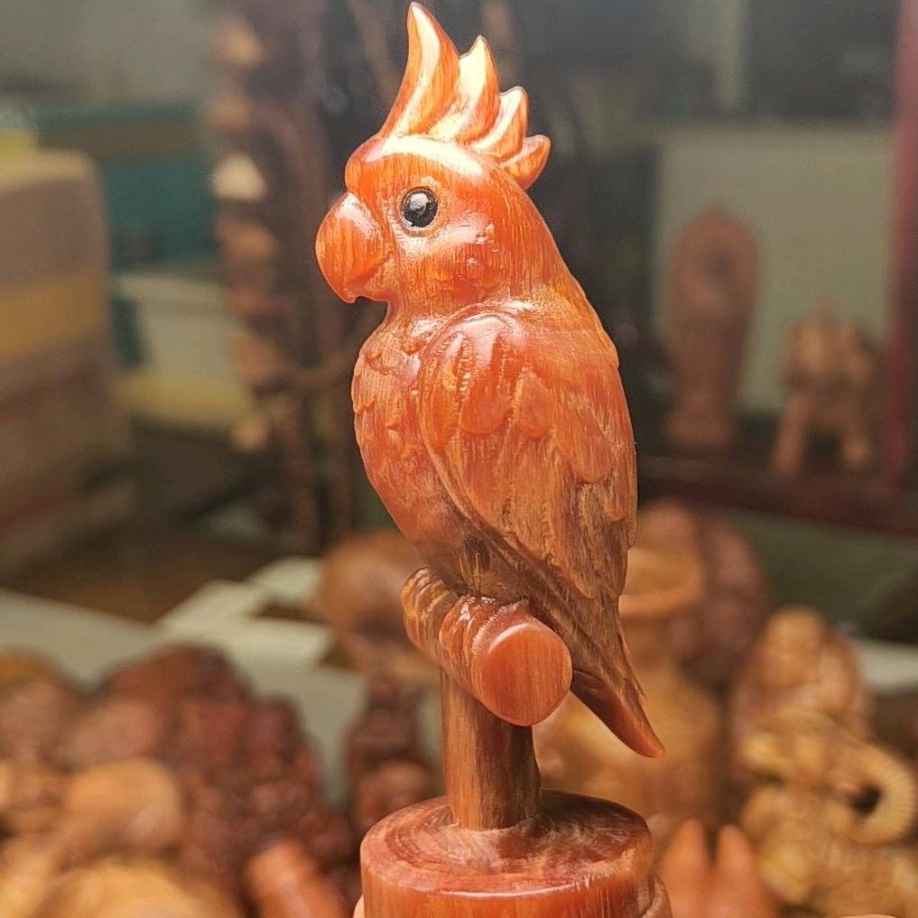 琥珀木小红松工艺品店