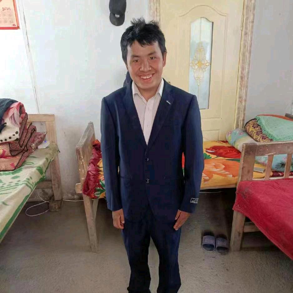 图荪·江