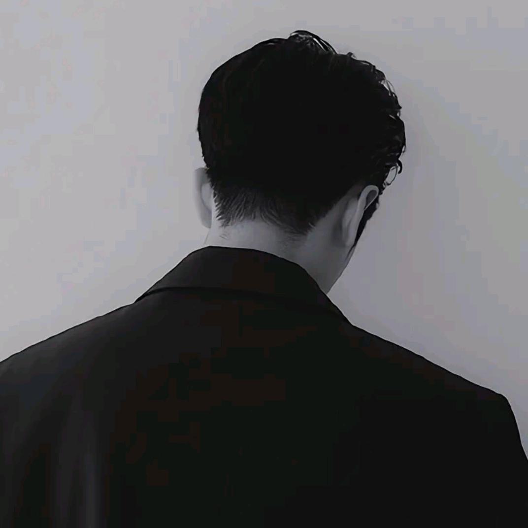 ℳ̶̶̶̶凌晨，睡↣