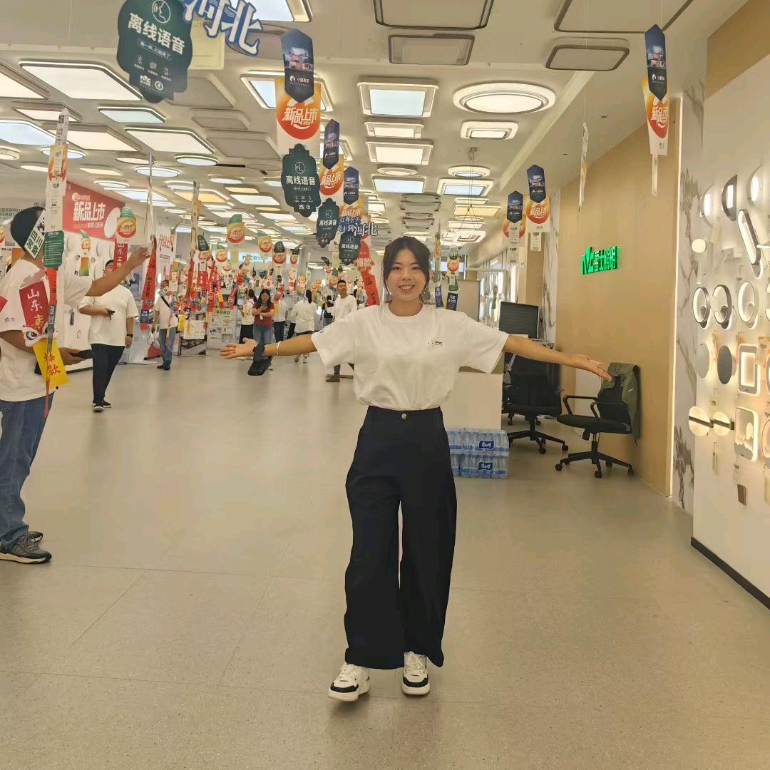小何.在天峨卖灯具 （10 ）年