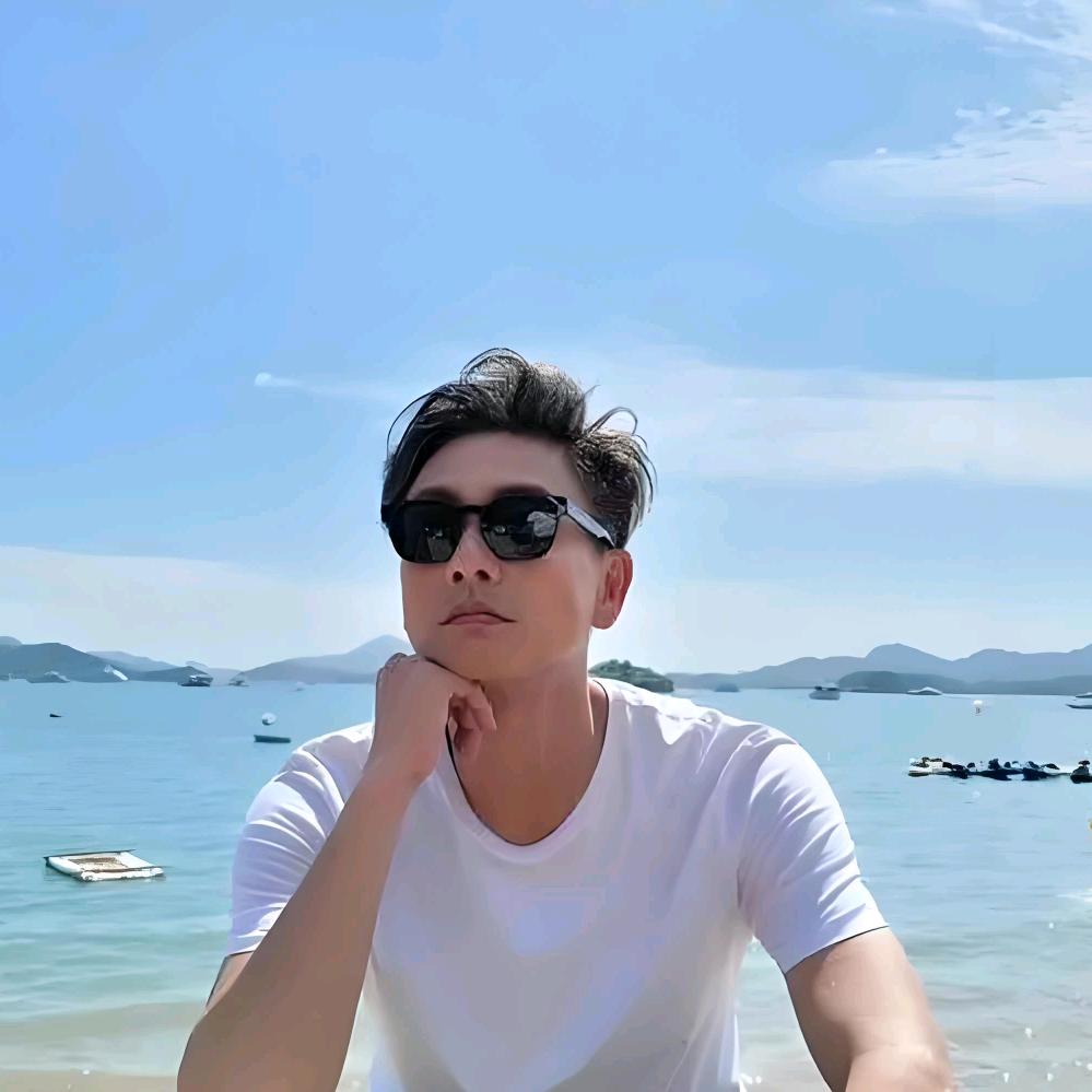 小贱贱。