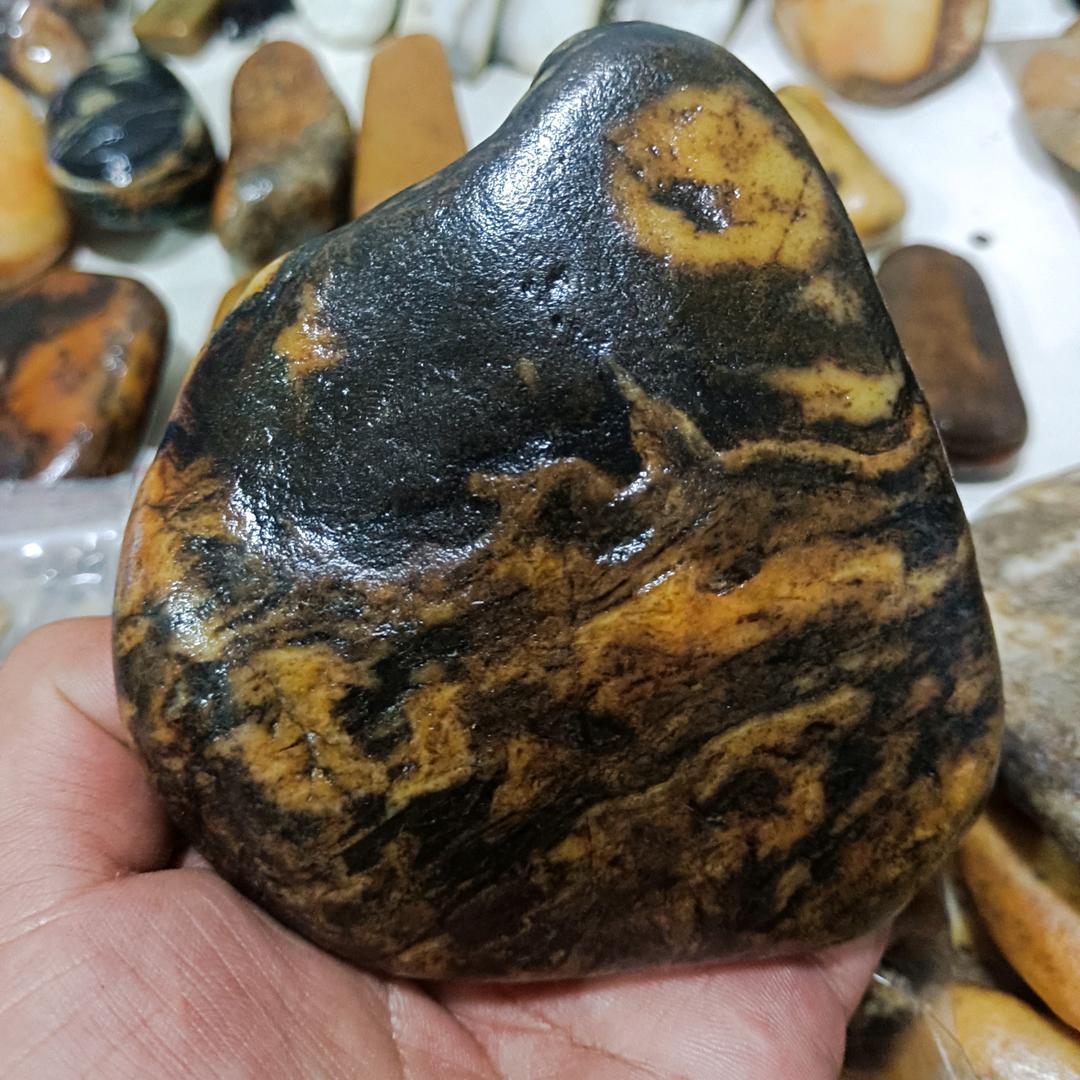 老冯唐河彩石