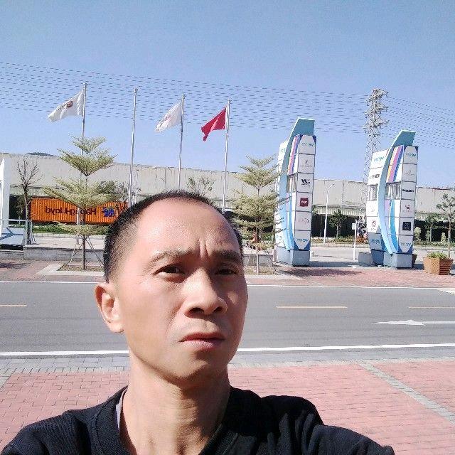 在路上前行