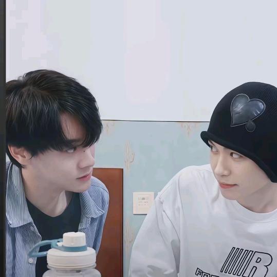 灿烂