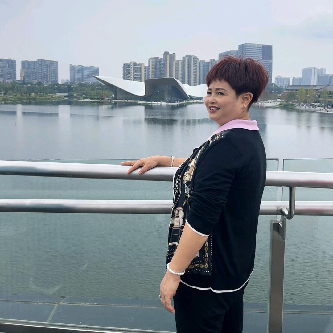 梓君