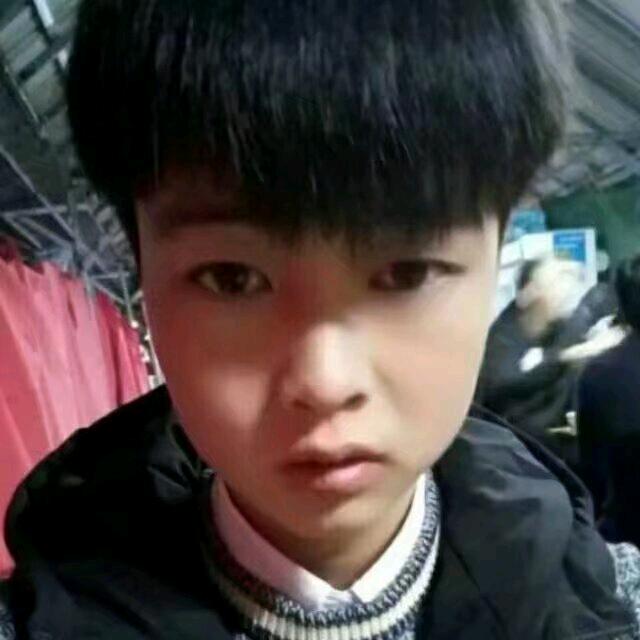 把队友挂在墙上