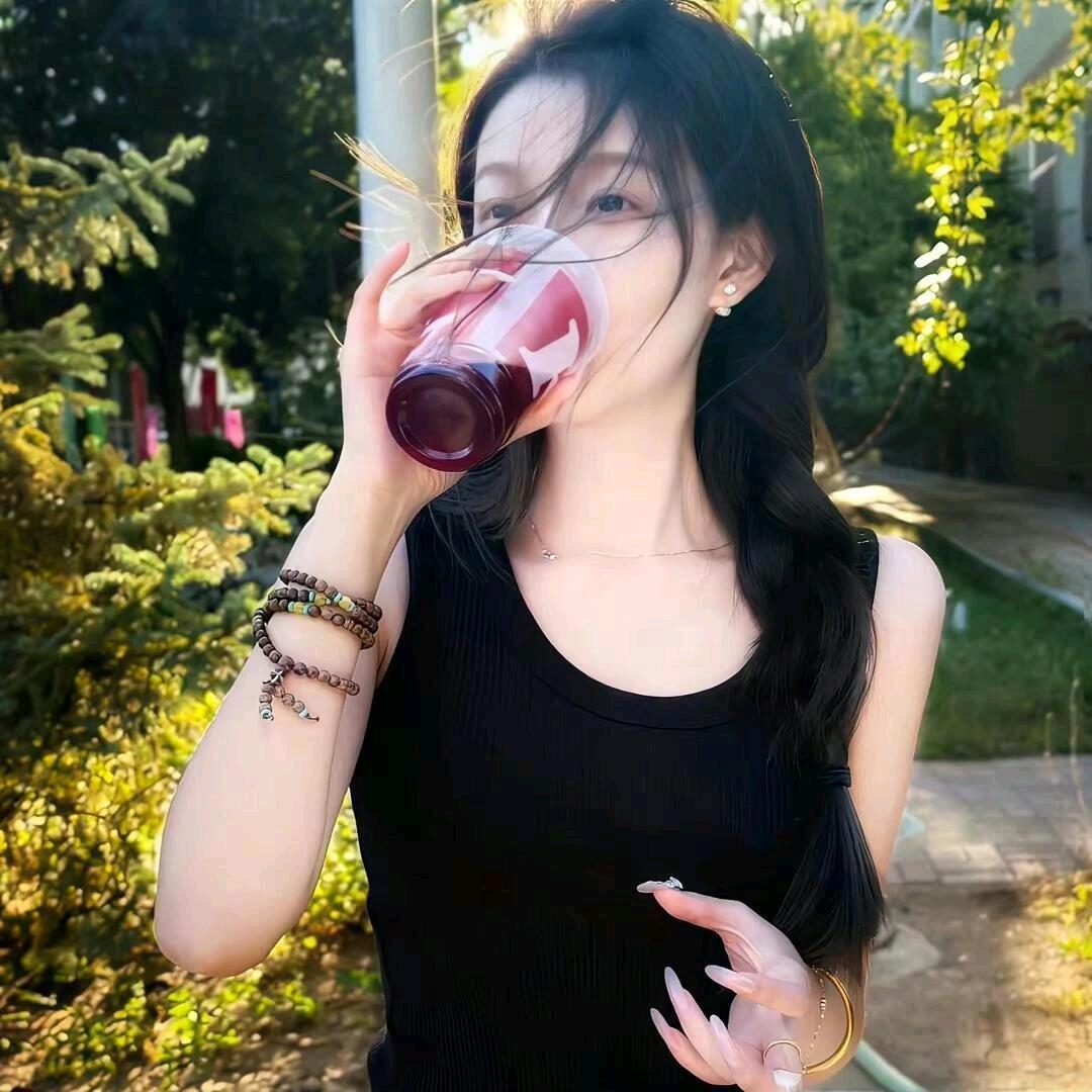 芙妻佣榀，老板娘🍂